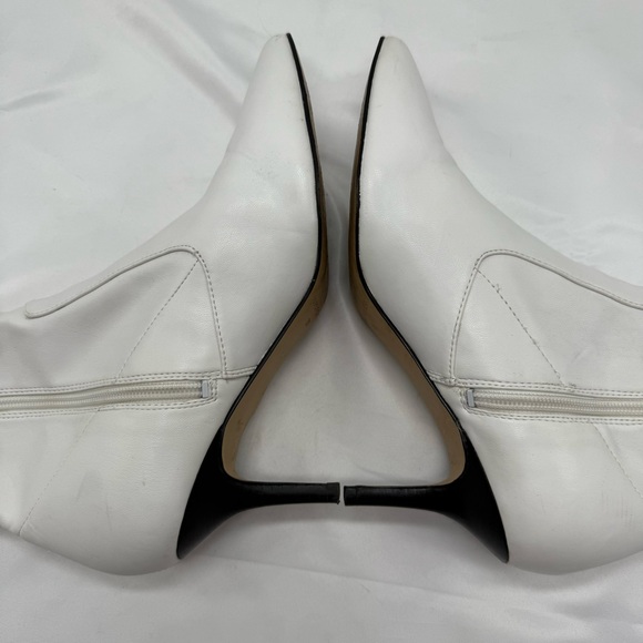 Marc Fisher Adia white ankle heeled boots size 8 - Picture 4 of 9